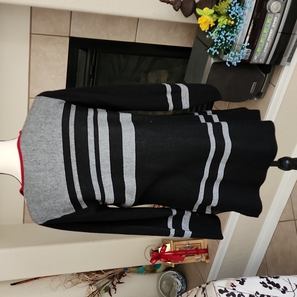 Sweater - Picture 4 of 6